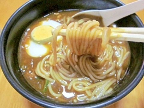 九州細麺のコシ☆ 簡単「カレーラーメン」